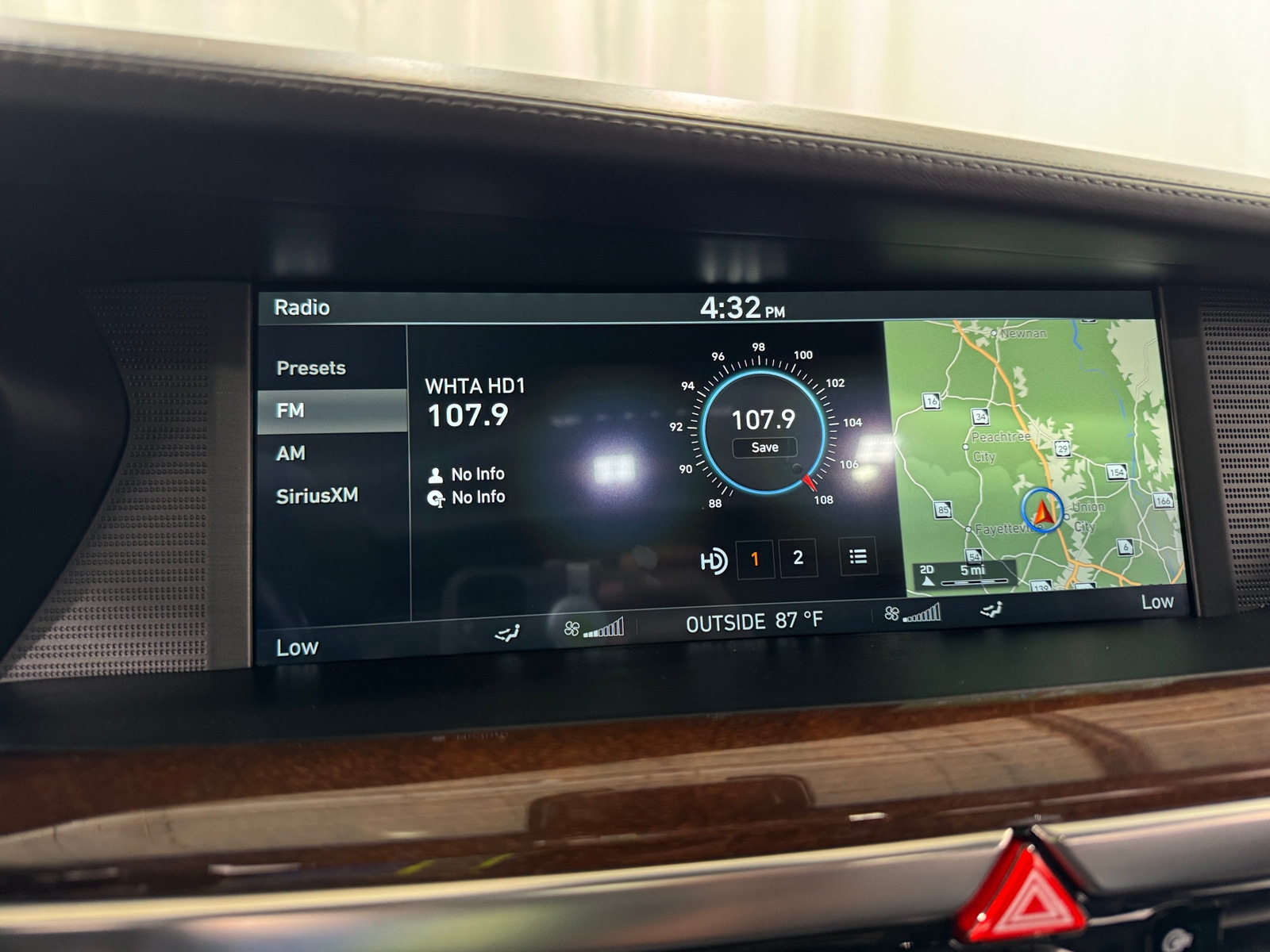 Thumbnail: 2018 Genesis G90 - 3