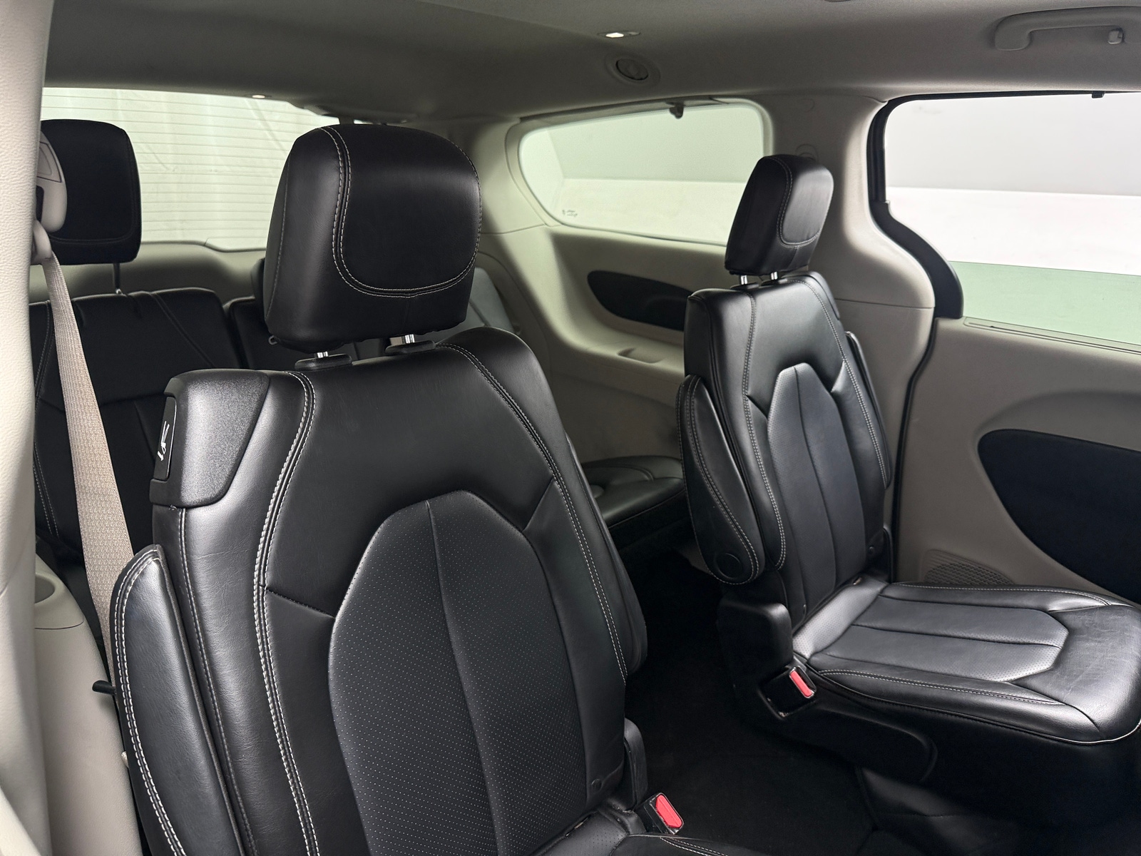 Thumbnail: 2023 Chrysler Pacifica - 5