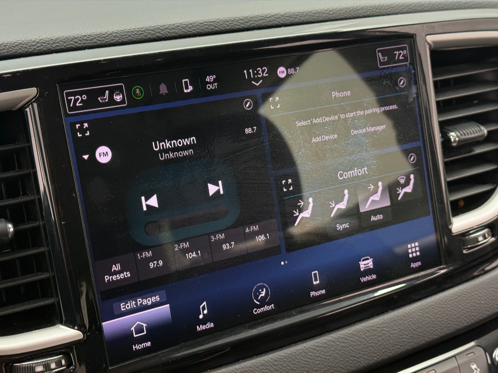 Thumbnail: 2023 Chrysler Pacifica - 3