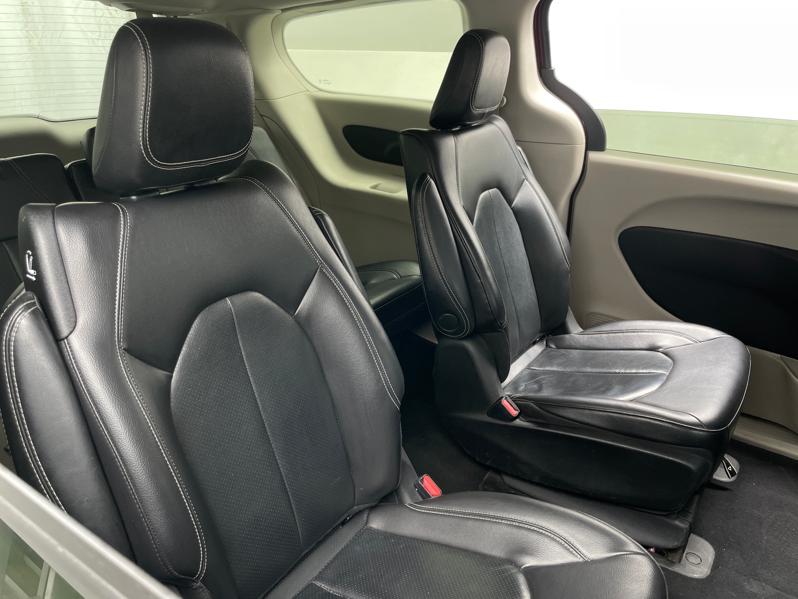 Thumbnail: 2022 Chrysler Pacifica - 5