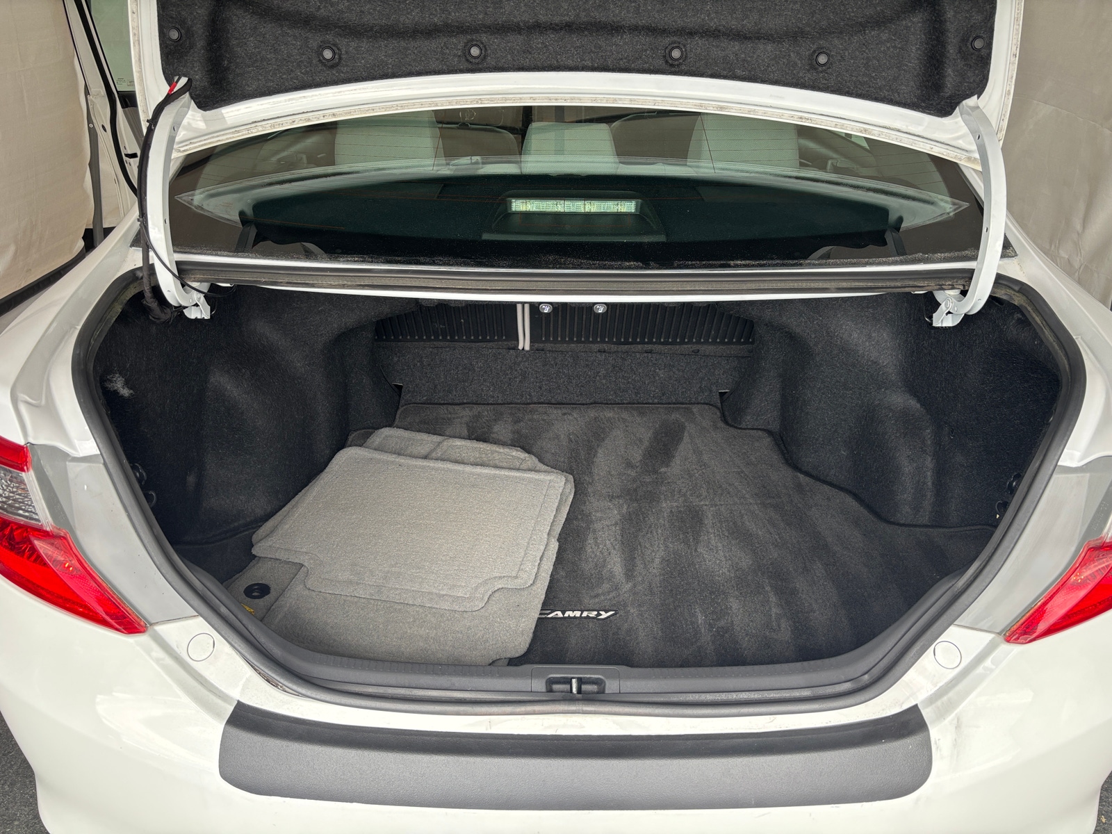 Thumbnail: 2012 Toyota Camry - 7