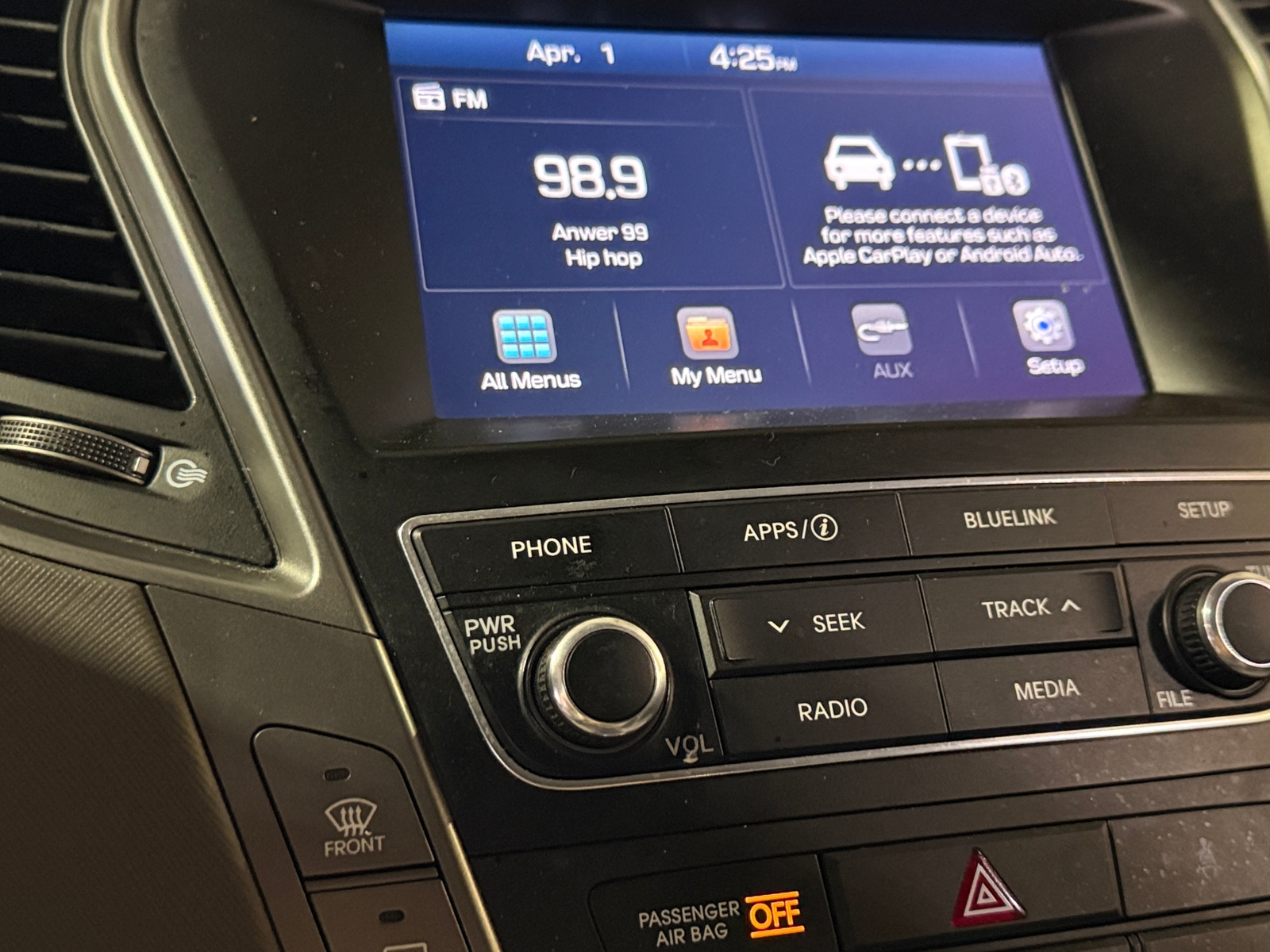 Thumbnail: 2017 Hyundai Santa Fe - 4