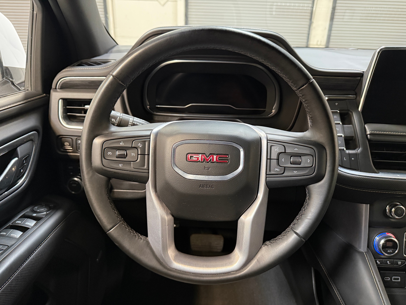 Thumbnail: 2024 GMC Yukon - 4