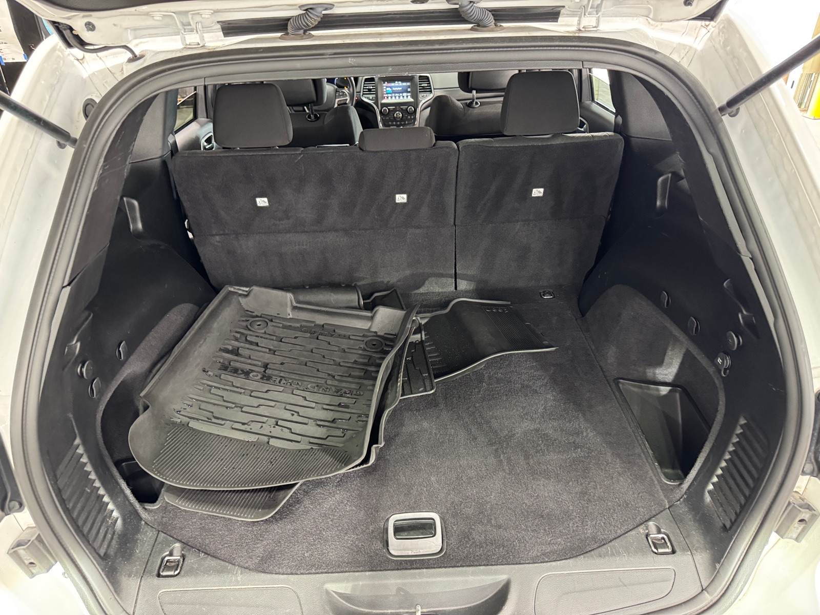 Thumbnail: 2020 Jeep Grand Cherokee - 7