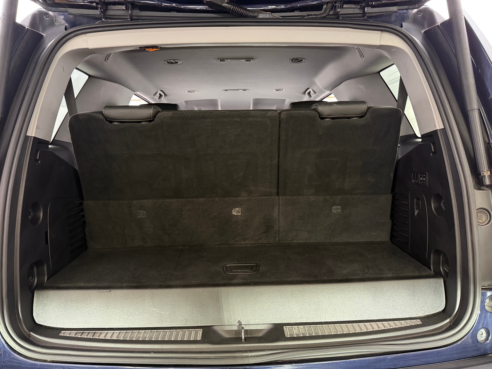 Thumbnail: 2018 Chevrolet Tahoe - 7