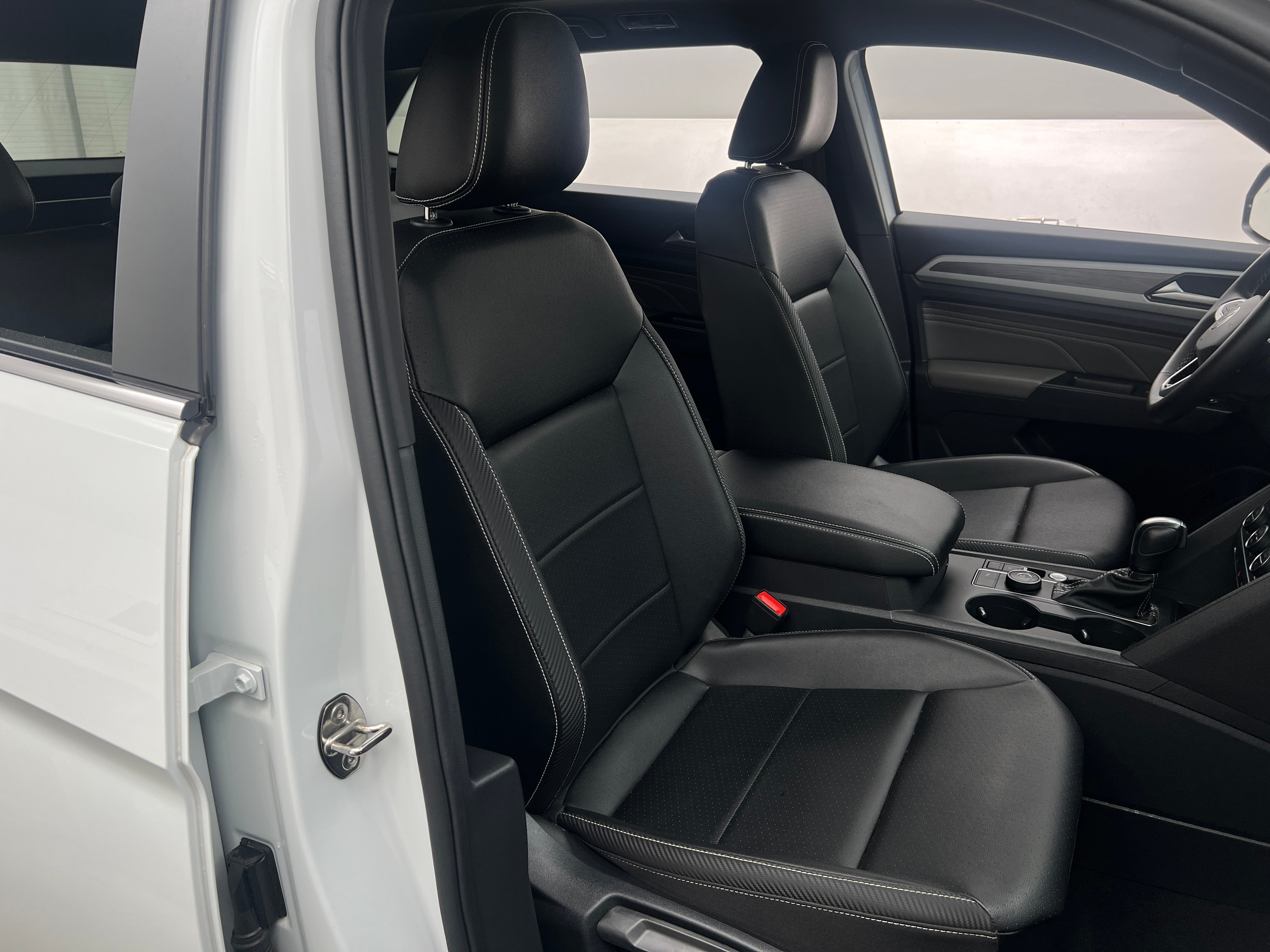 2021 Volkswagen Atlas Cross Sport - Image 1