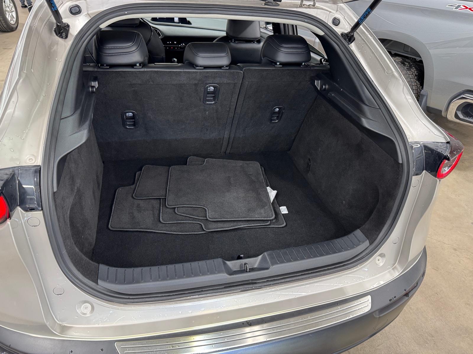 Thumbnail: 2023 Mazda CX-30 - 6