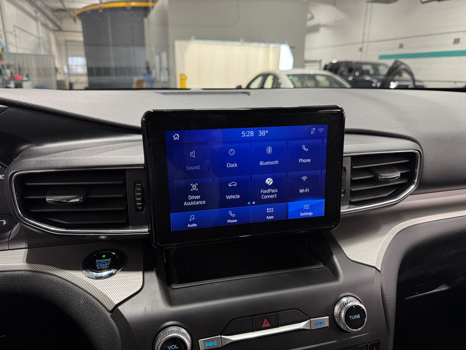 Thumbnail: 2020 Ford Explorer - 4