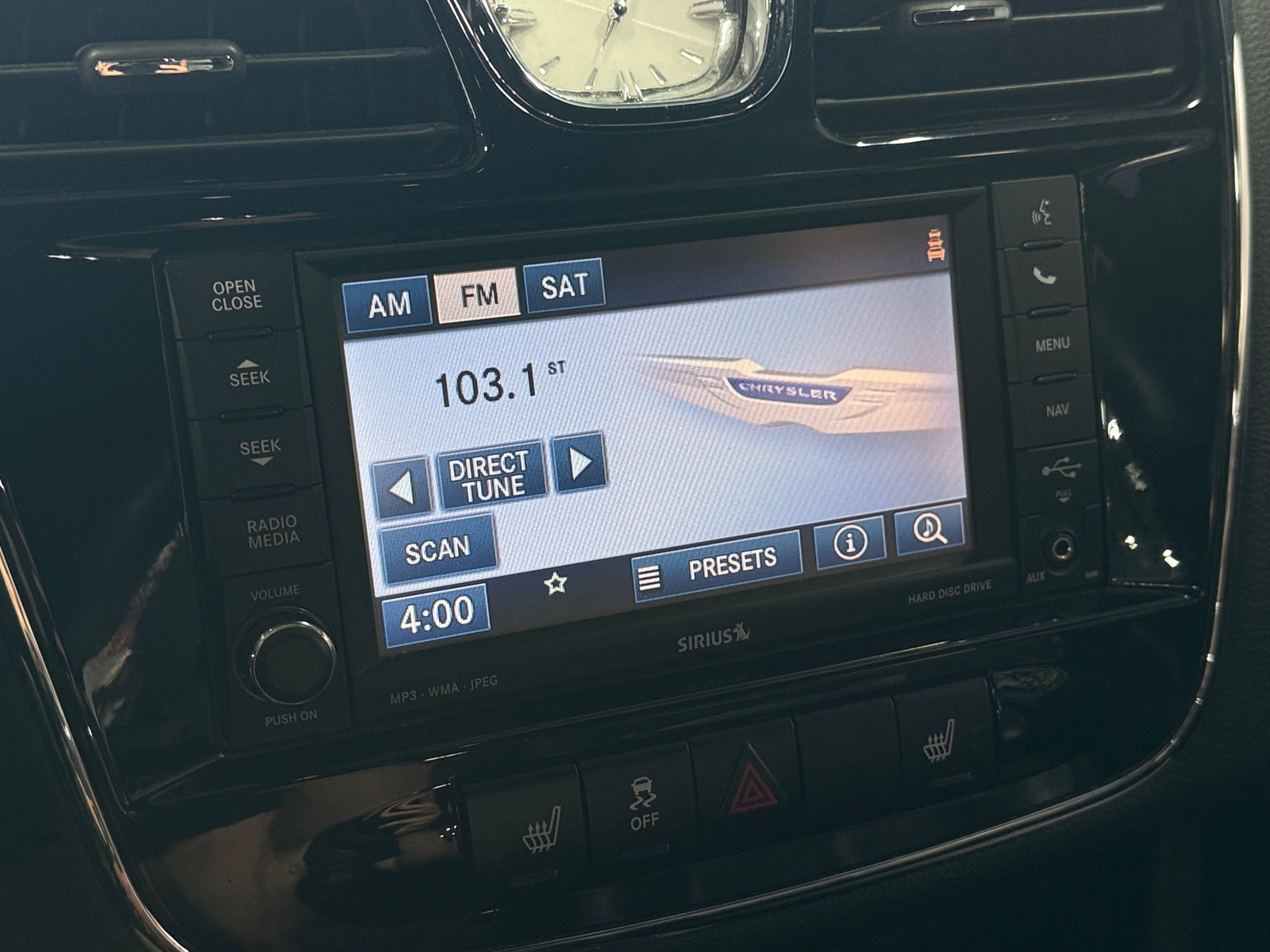 Thumbnail: 2011 Chrysler 200 - 3