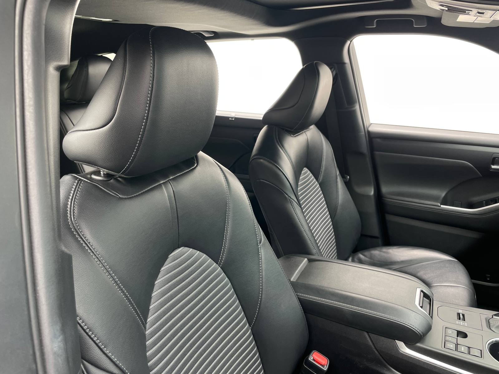 Thumbnail: 2024 Toyota Highlander - 2