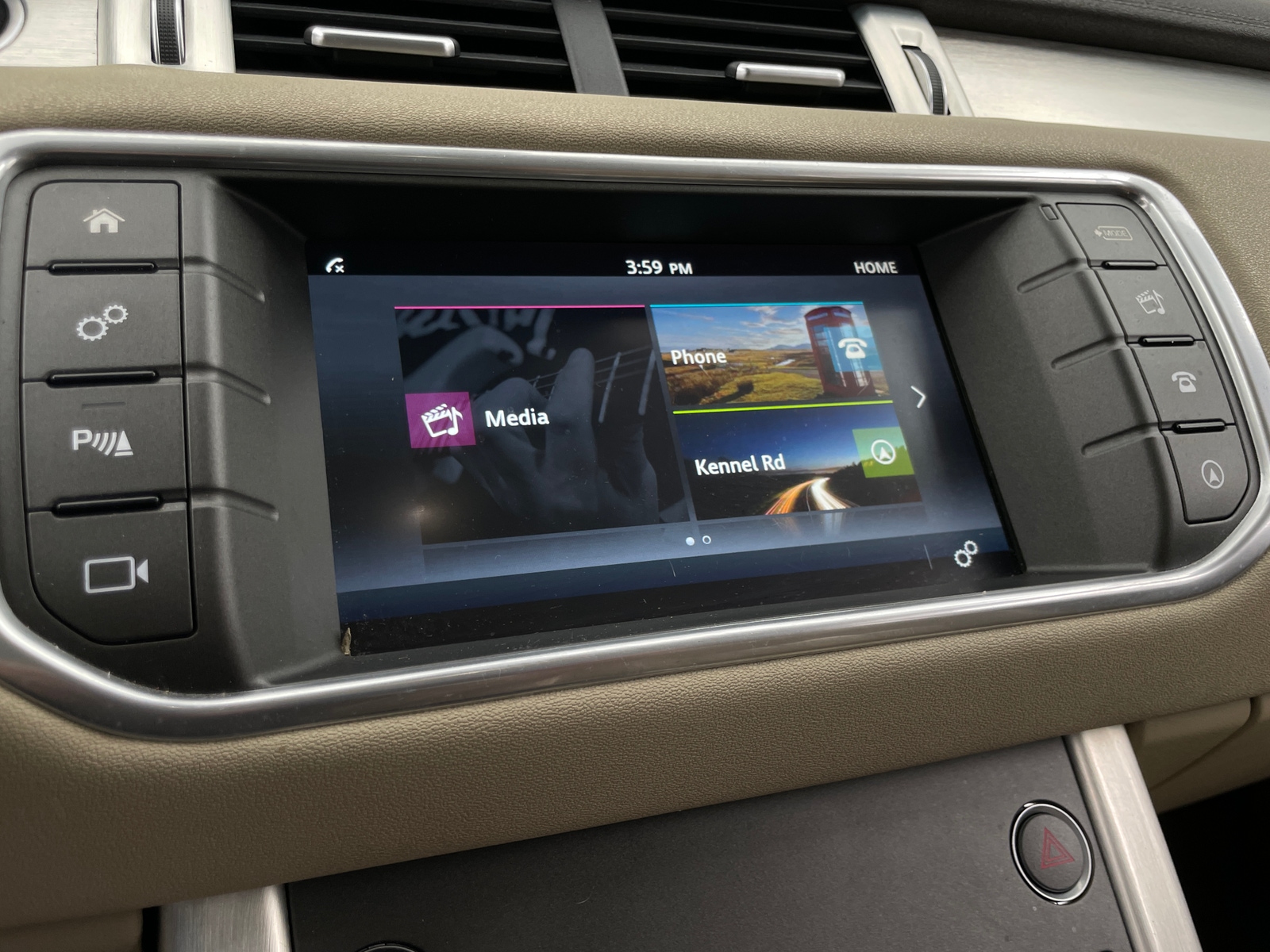 Thumbnail: 2017 Land Rover Range Rover Evoque - 3