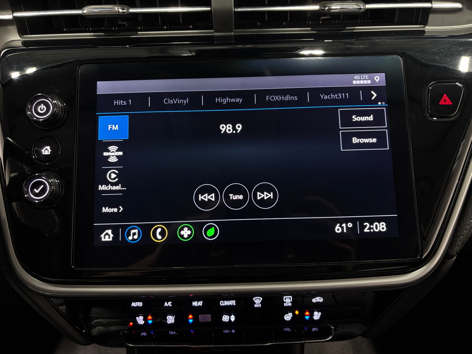 Thumbnail: 2022 Chevrolet Bolt EUV - 3