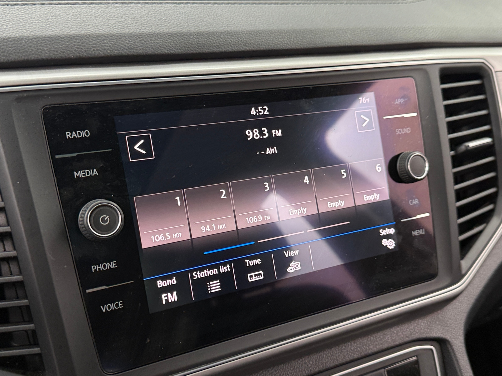 Thumbnail: 2018 Volkswagen Atlas - 4