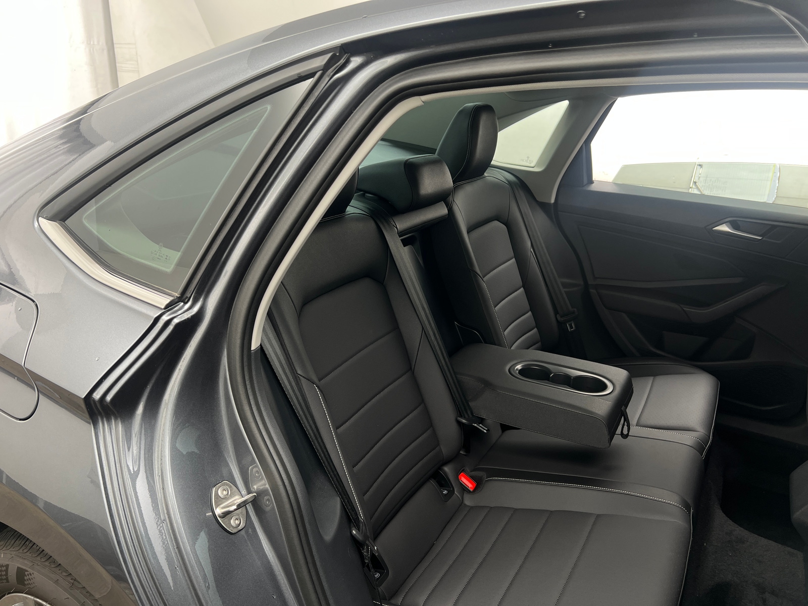 Thumbnail: 2024 Volkswagen Jetta - 5