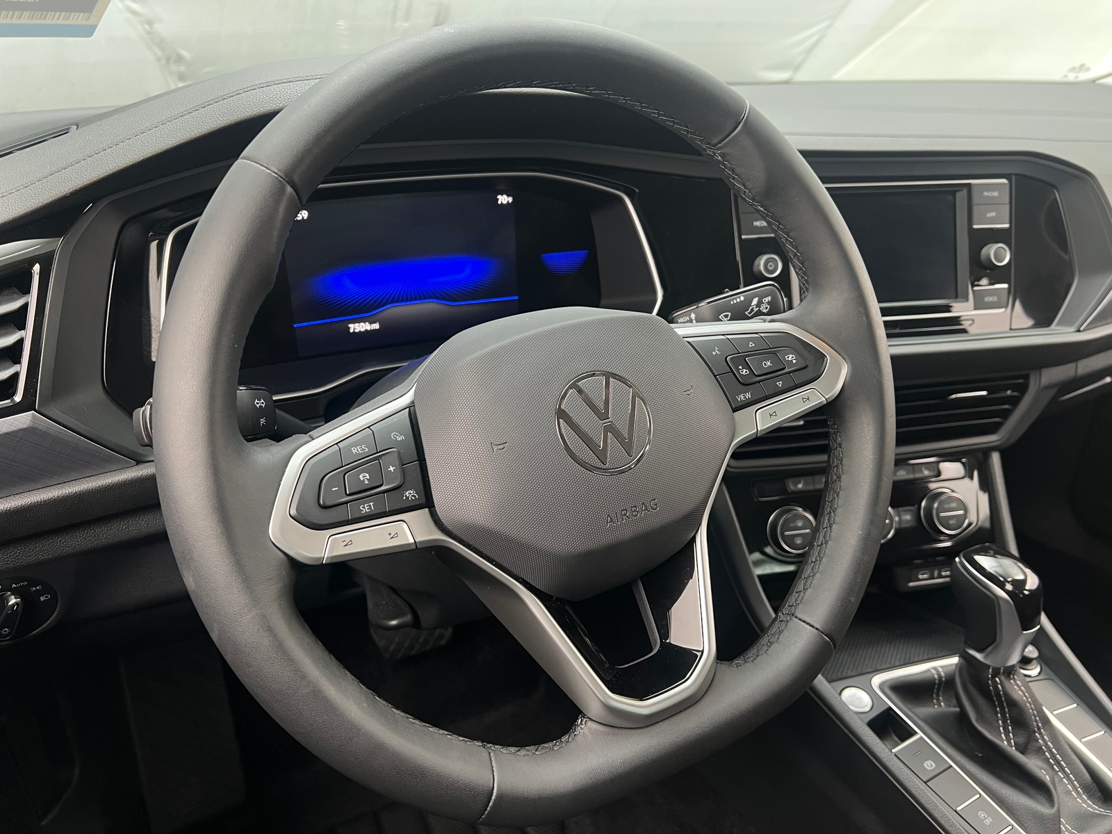 Thumbnail: 2024 Volkswagen Jetta - 4