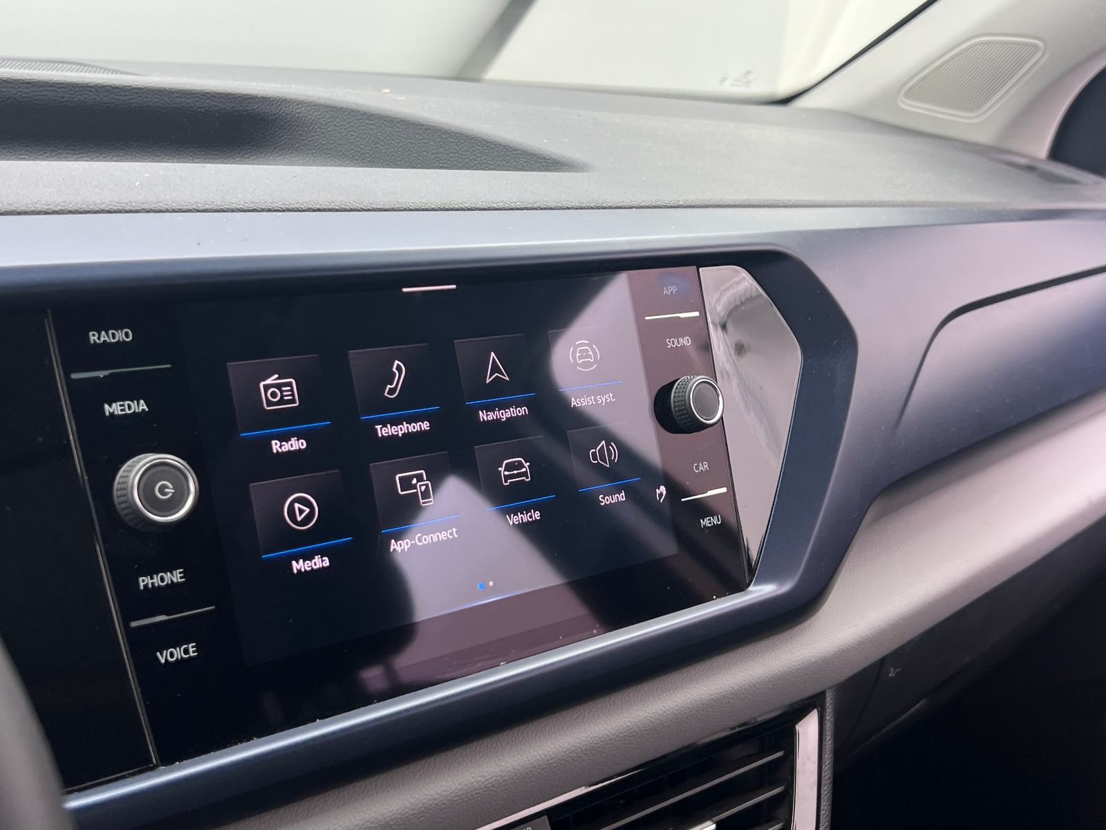Thumbnail: 2023 Volkswagen Taos - 3