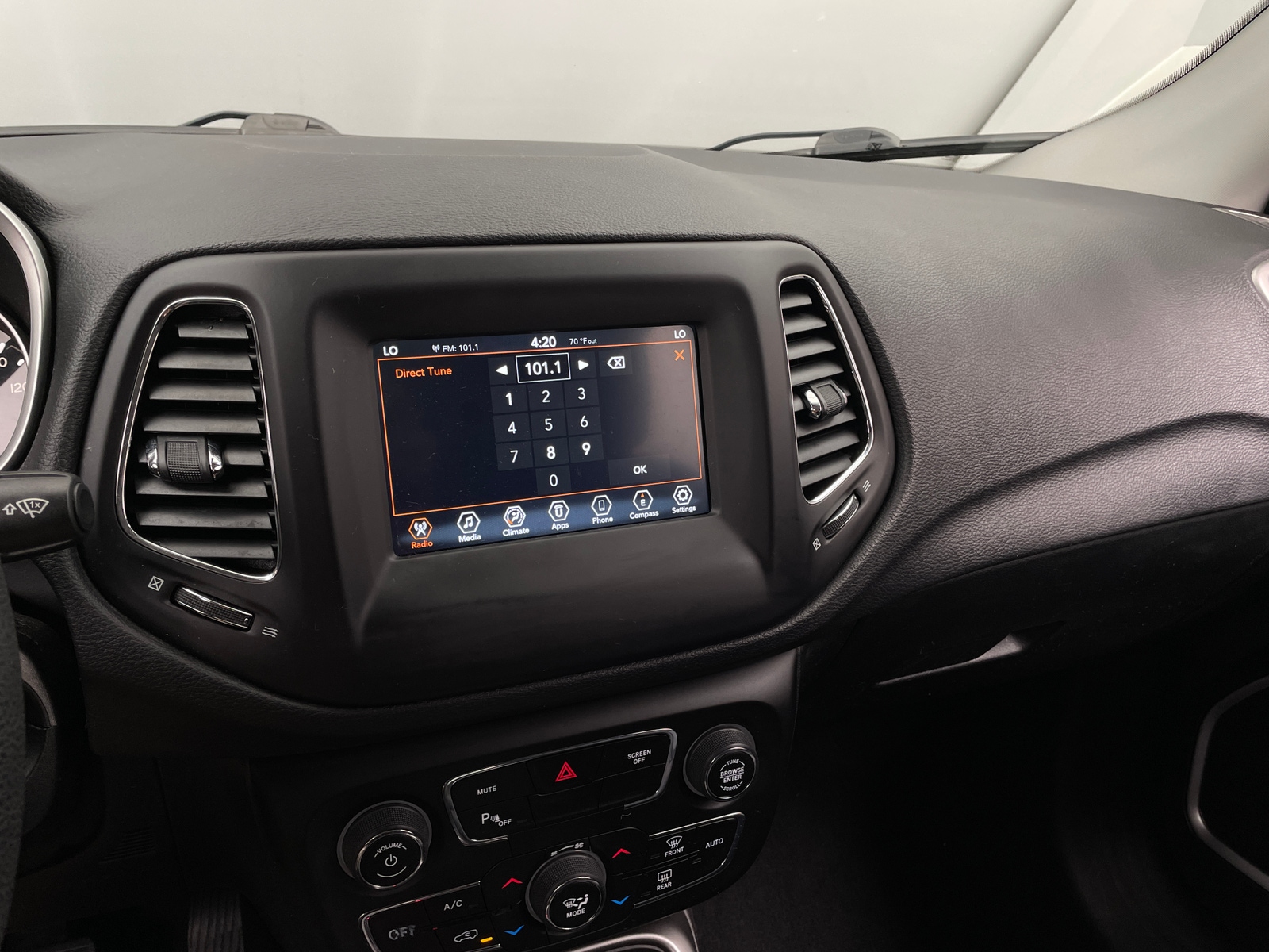 Thumbnail: 2019 Jeep Compass - 4