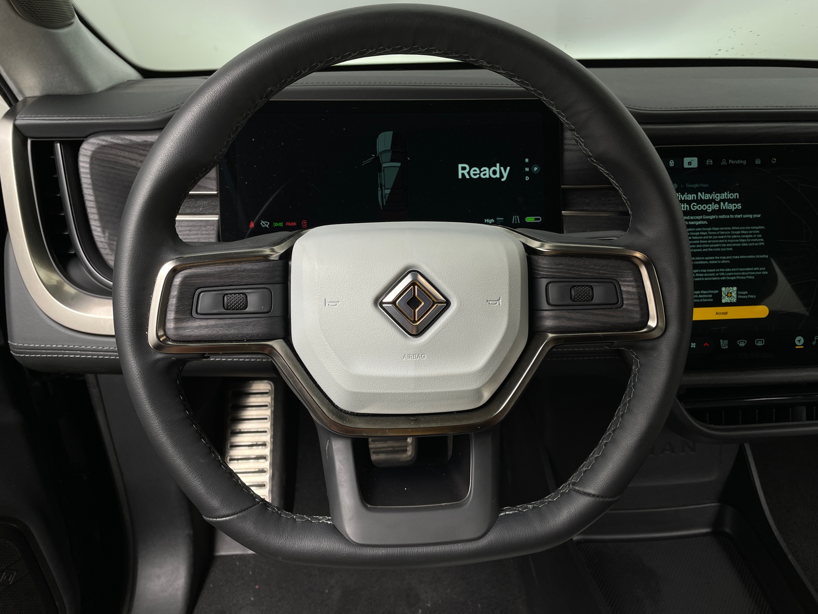 Thumbnail: 2024 Rivian R1S - 4