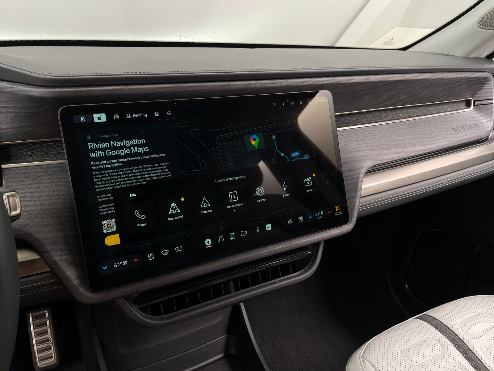 Thumbnail: 2024 Rivian R1S - 3