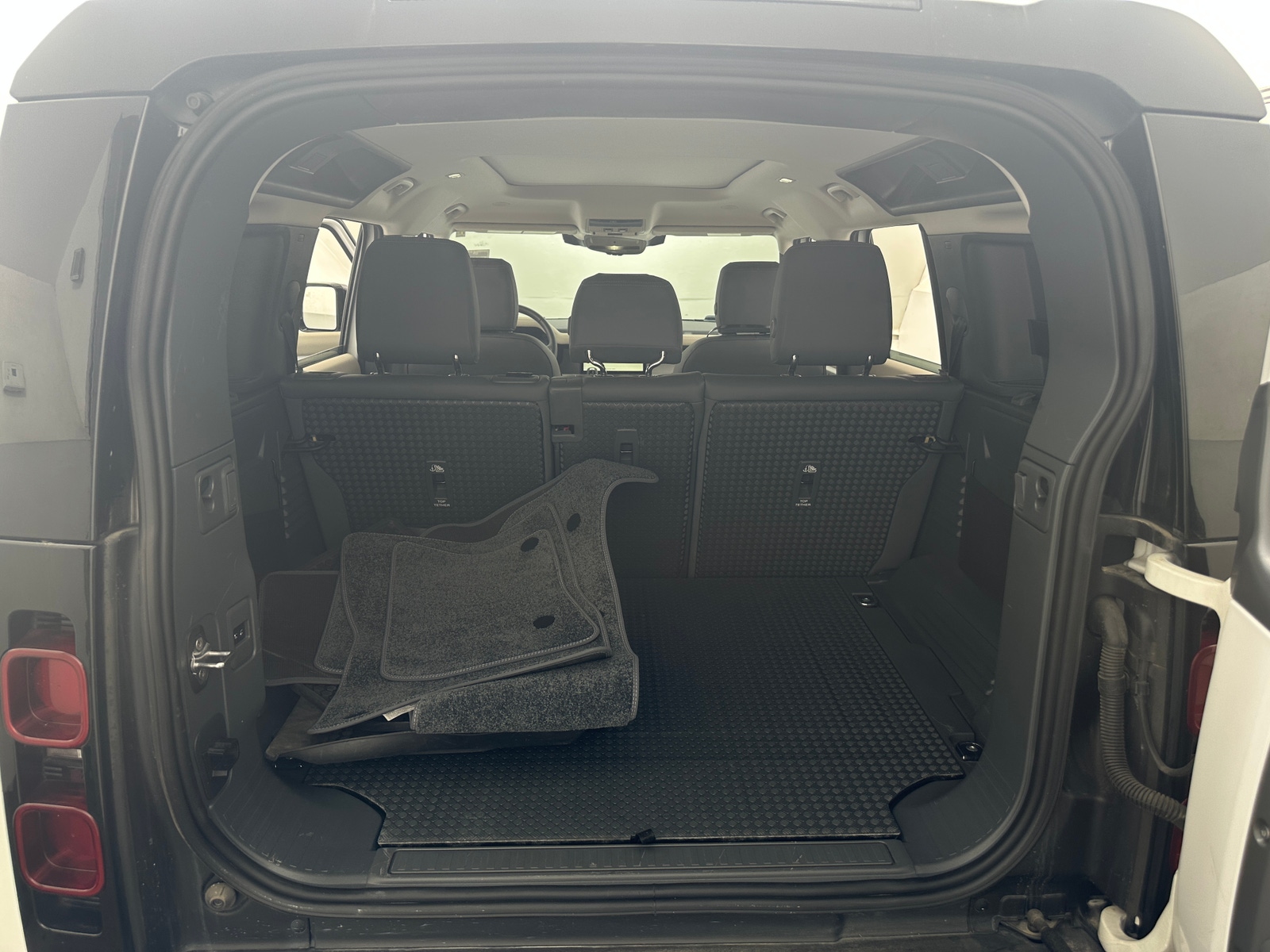 Thumbnail: 2024 Land Rover Defender - 6