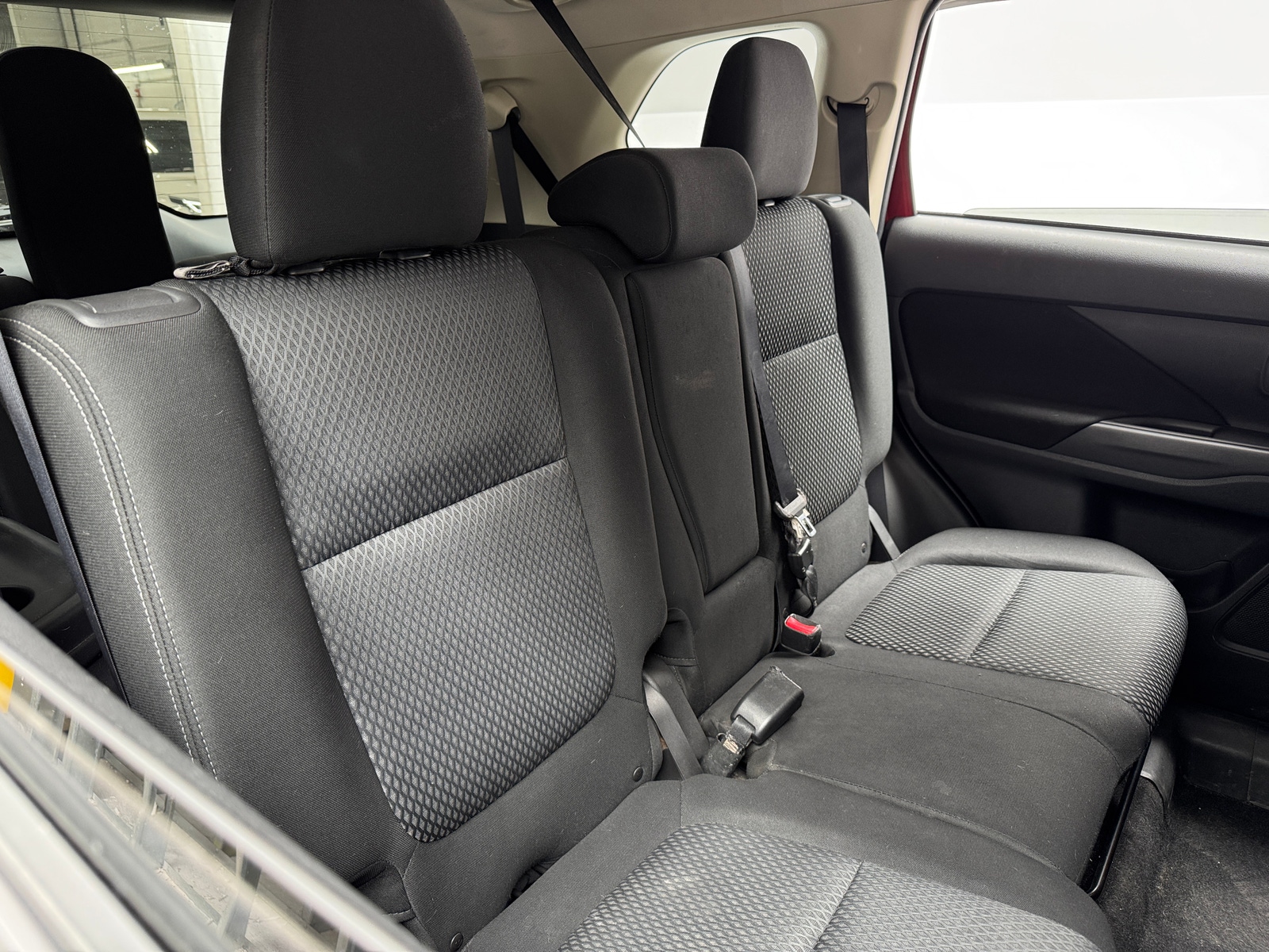 Thumbnail: 2016 Mitsubishi Outlander - 6