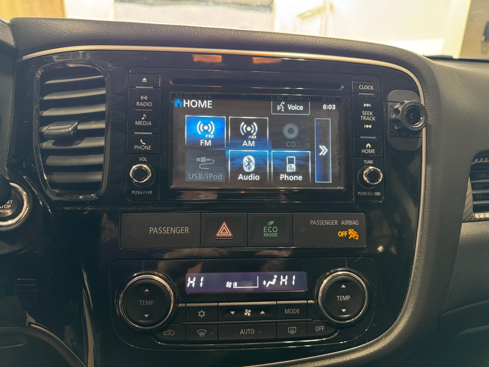 Thumbnail: 2016 Mitsubishi Outlander - 4