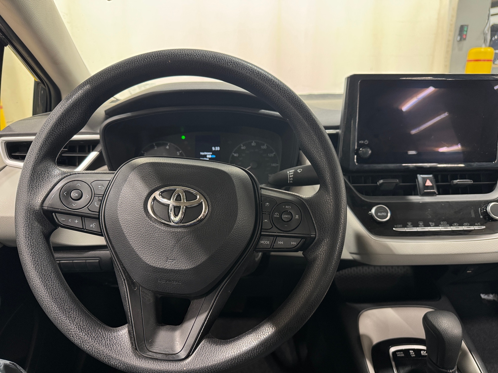 Thumbnail: 2025 Toyota Corolla - 5