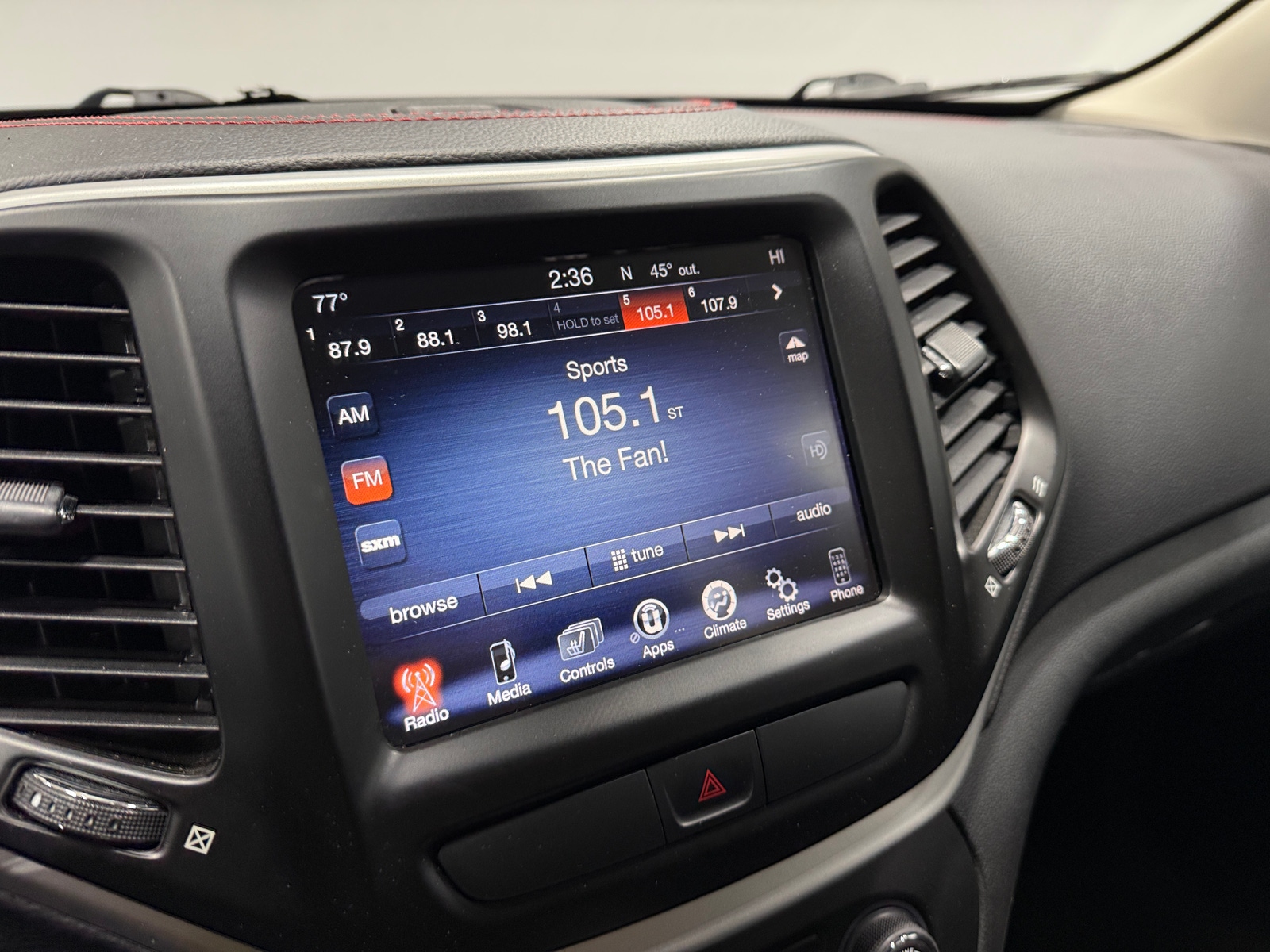 Thumbnail: 2015 Jeep Cherokee - 4