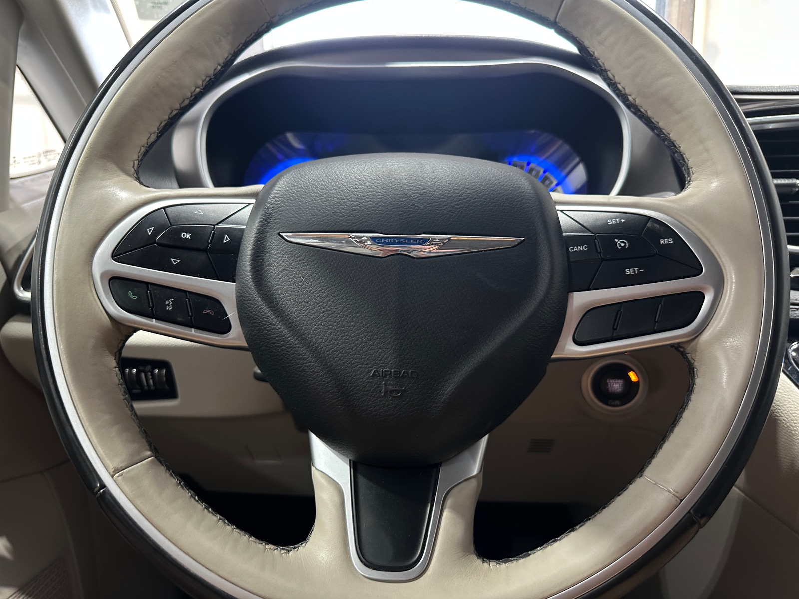 Thumbnail: 2018 Chrysler Pacifica - 4