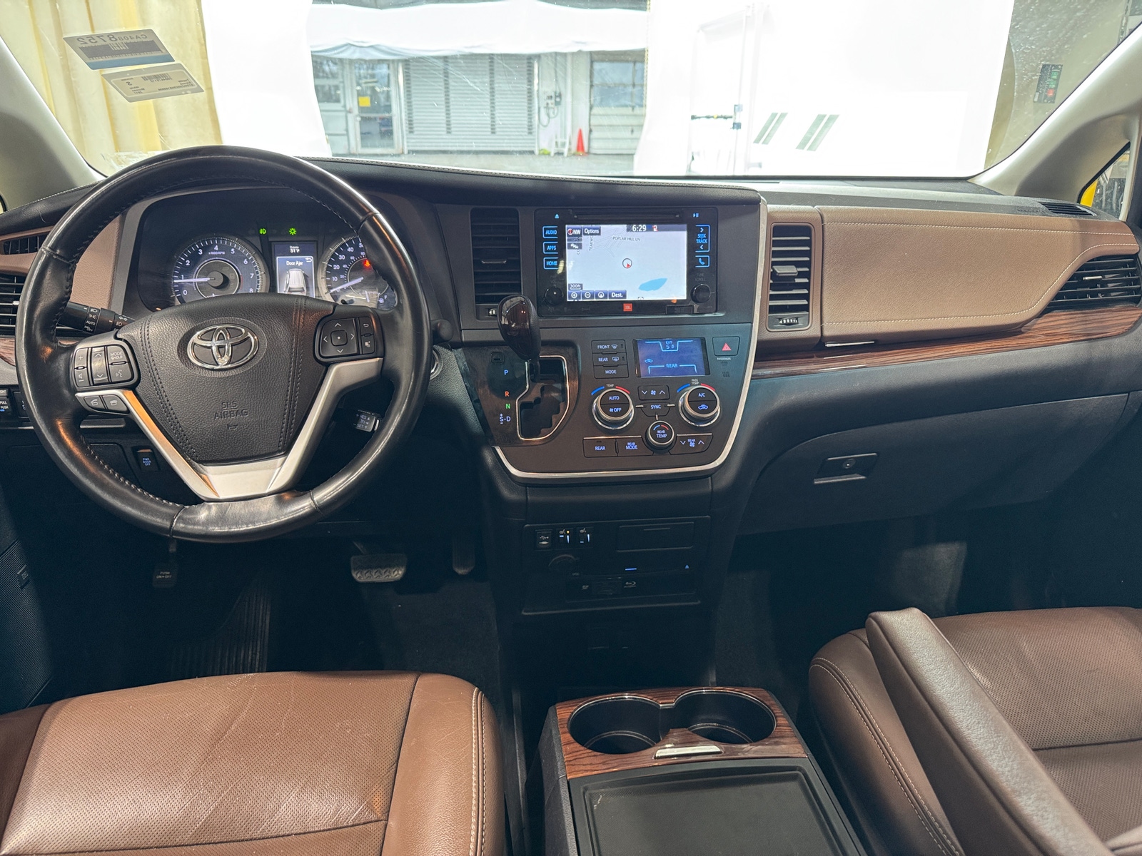 Thumbnail: 2017 Toyota Sienna - 2