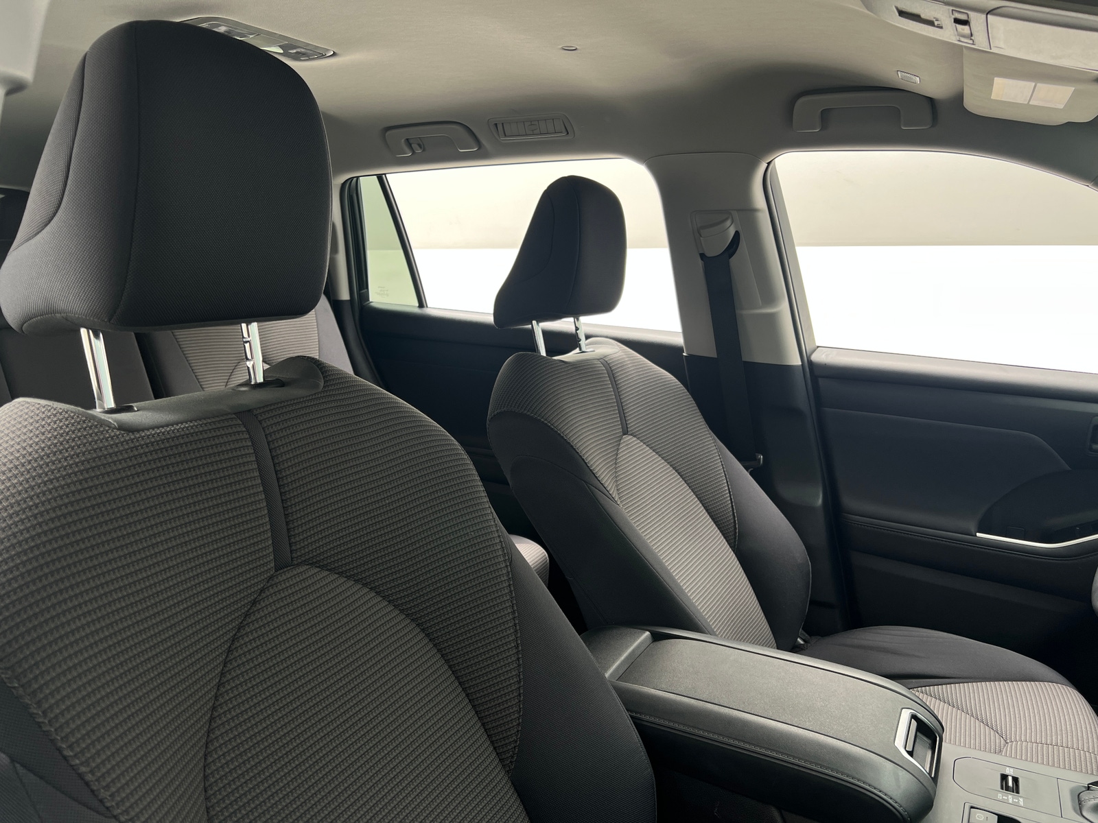 Thumbnail: 2025 Toyota Highlander - 2