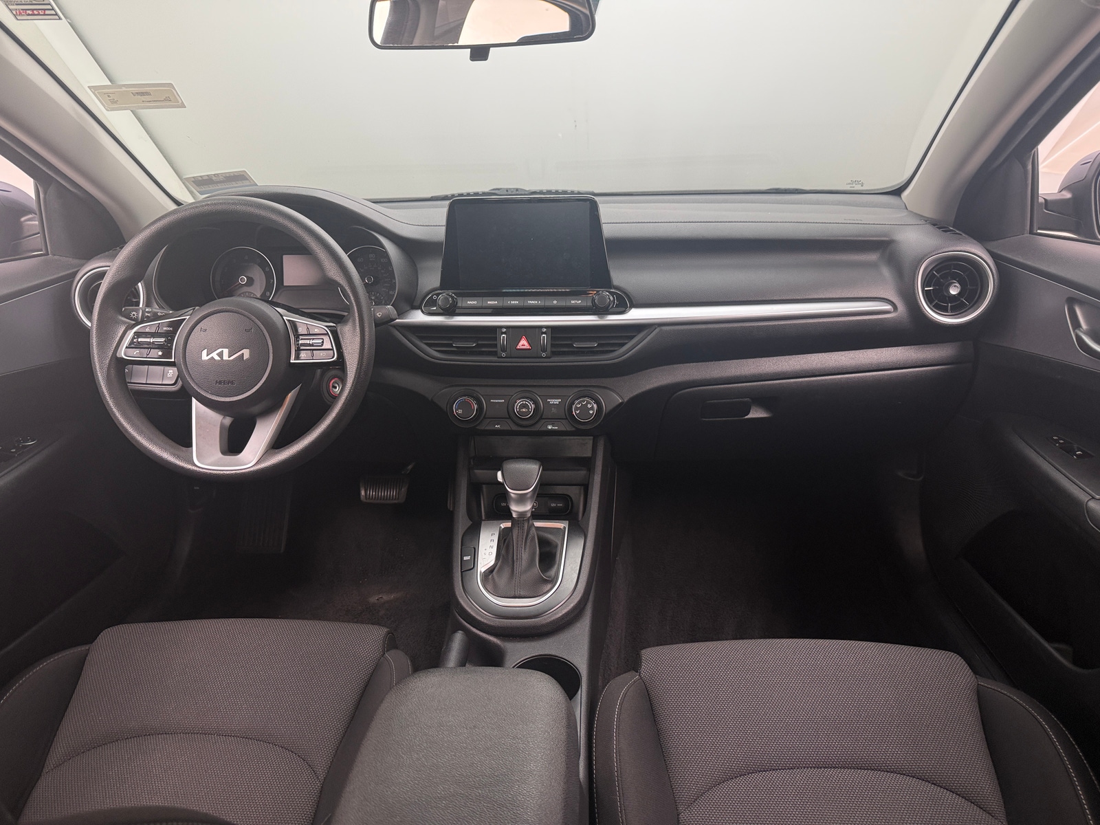 Thumbnail: 2022 Kia Forte - 3