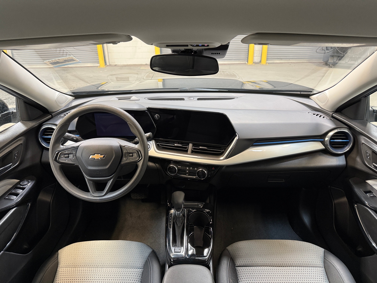 Thumbnail: 2025 Chevrolet Trax - 3