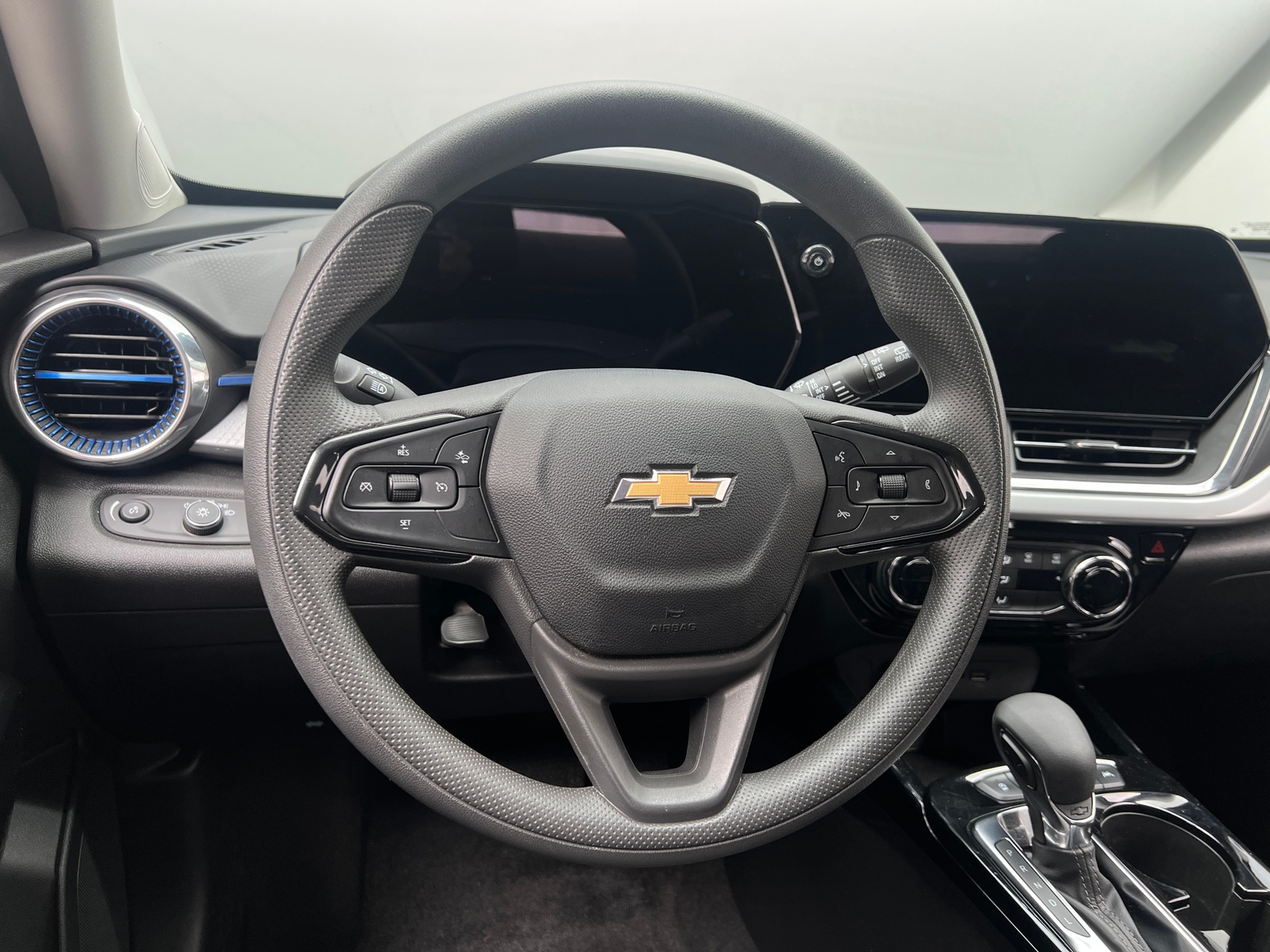 Thumbnail: 2025 Chevrolet Trax - 5