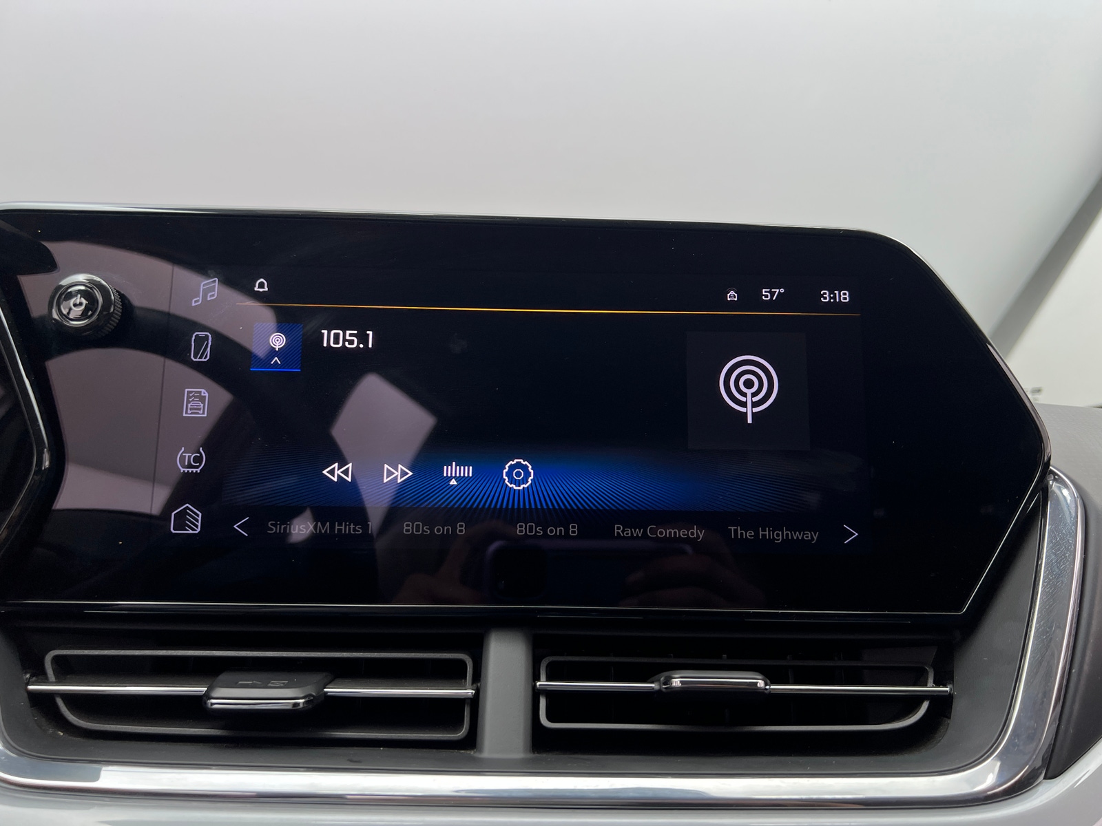 Thumbnail: 2025 Chevrolet Trax - 4