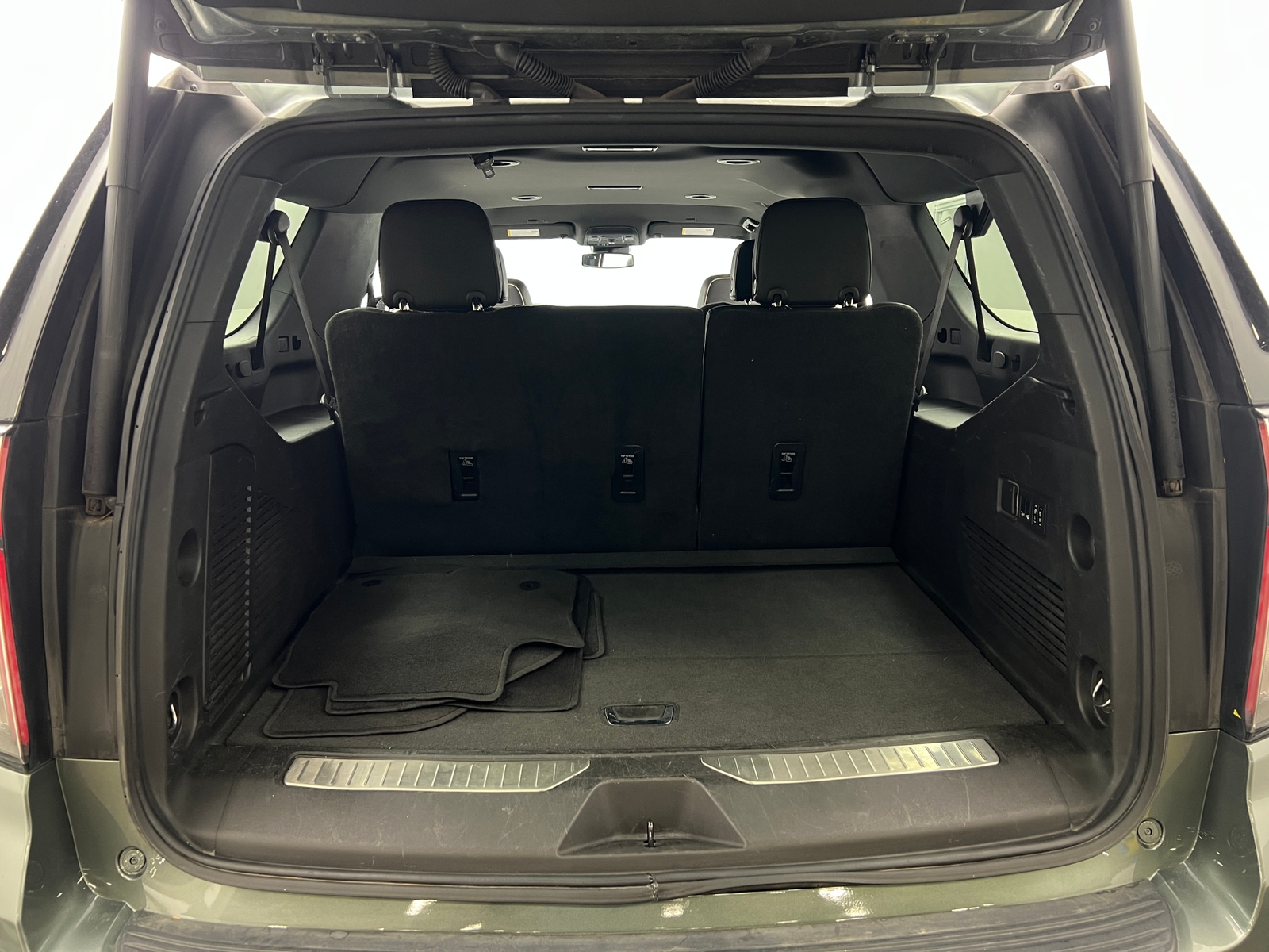 Thumbnail: 2023 Chevrolet Suburban - 6