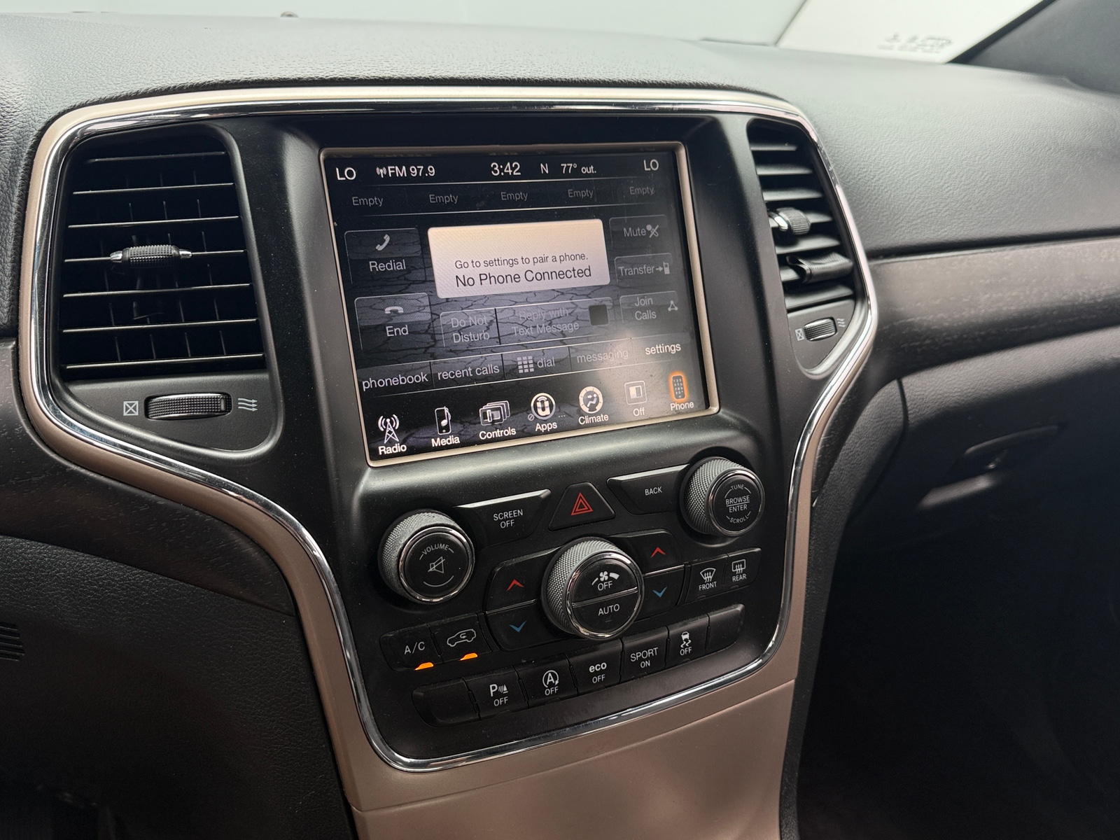 Thumbnail: 2017 Jeep Grand Cherokee - 4