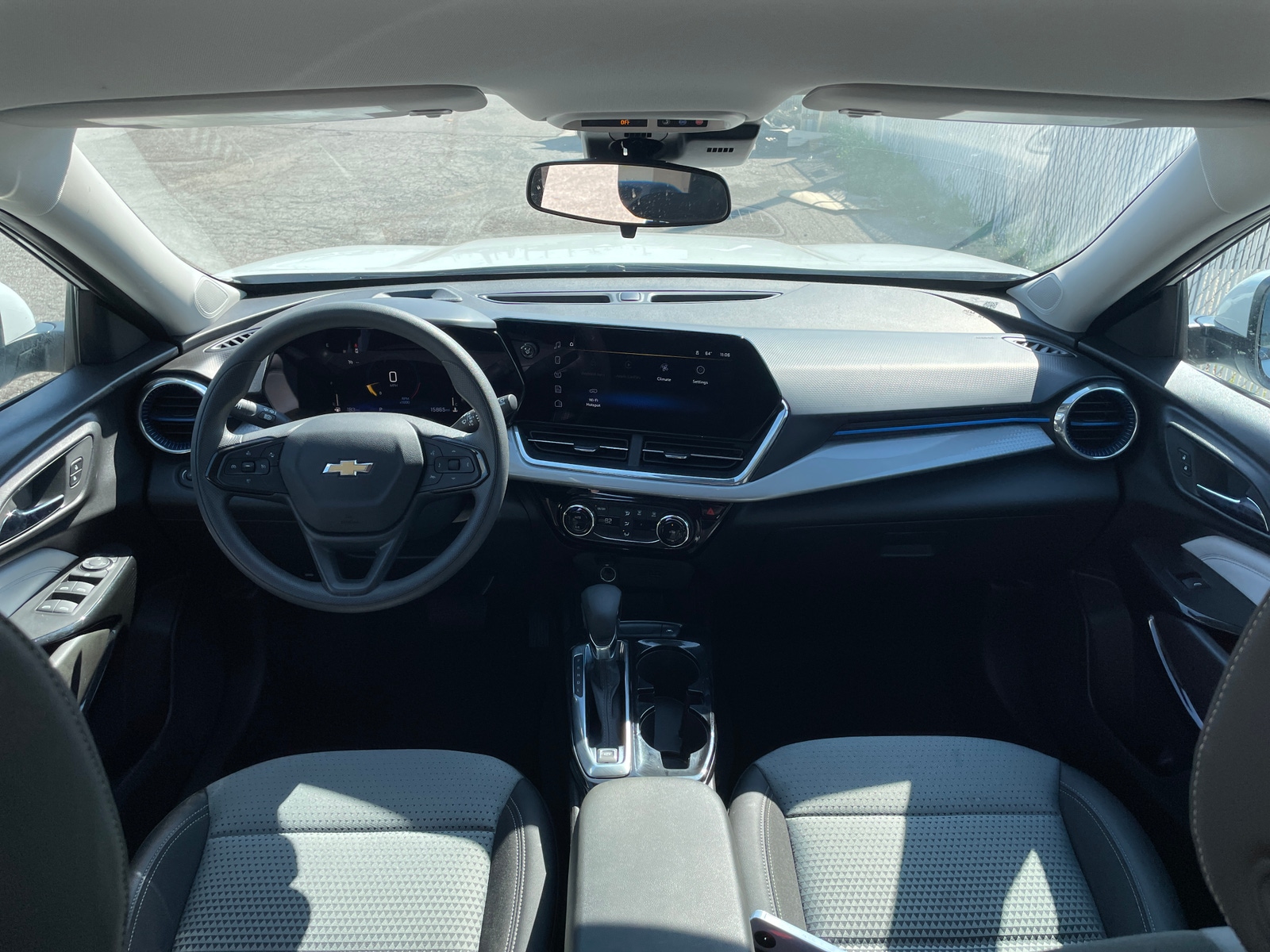 Thumbnail: 2025 Chevrolet Trax - 3