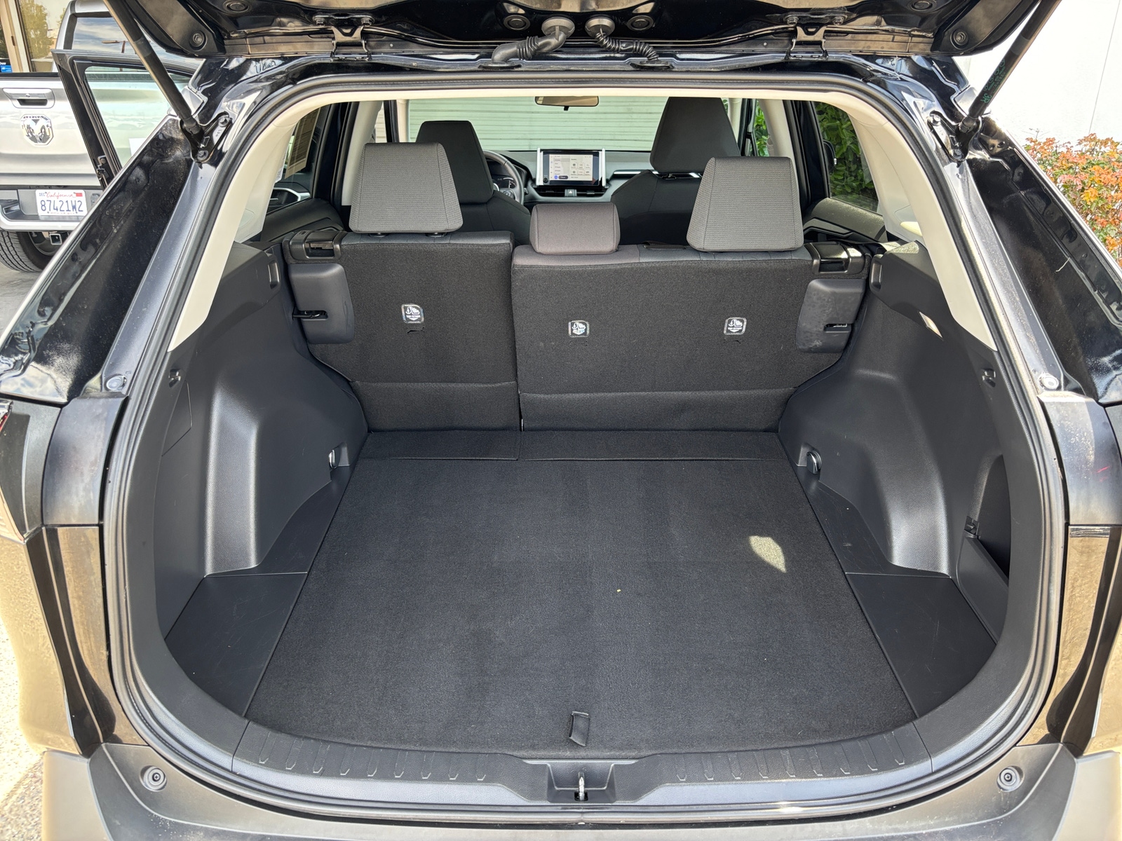 Thumbnail: 2025 Toyota RAV4 - 6