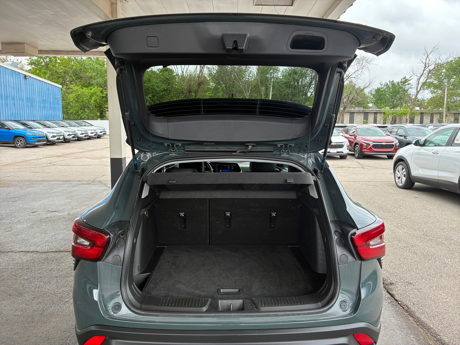 Thumbnail: 2025 Chevrolet Trax - 6