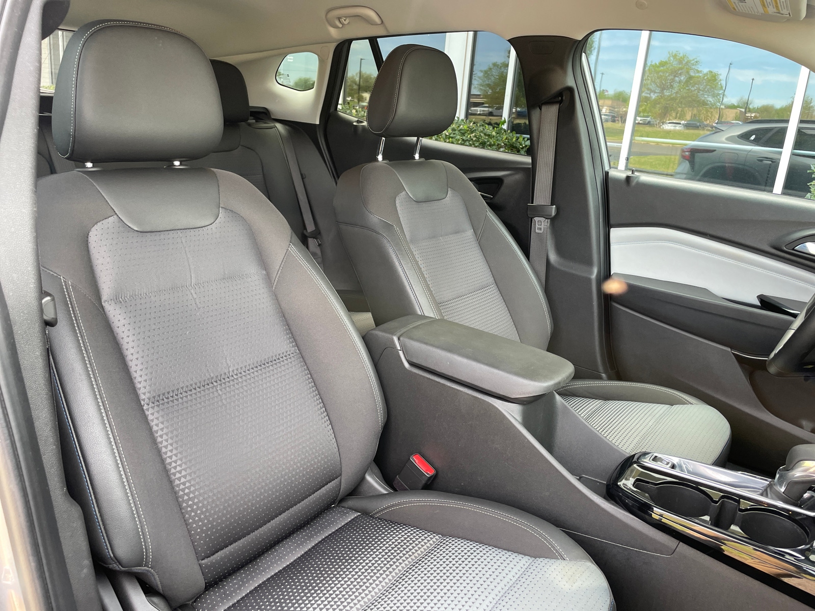 Thumbnail: 2025 Chevrolet Trax - 2