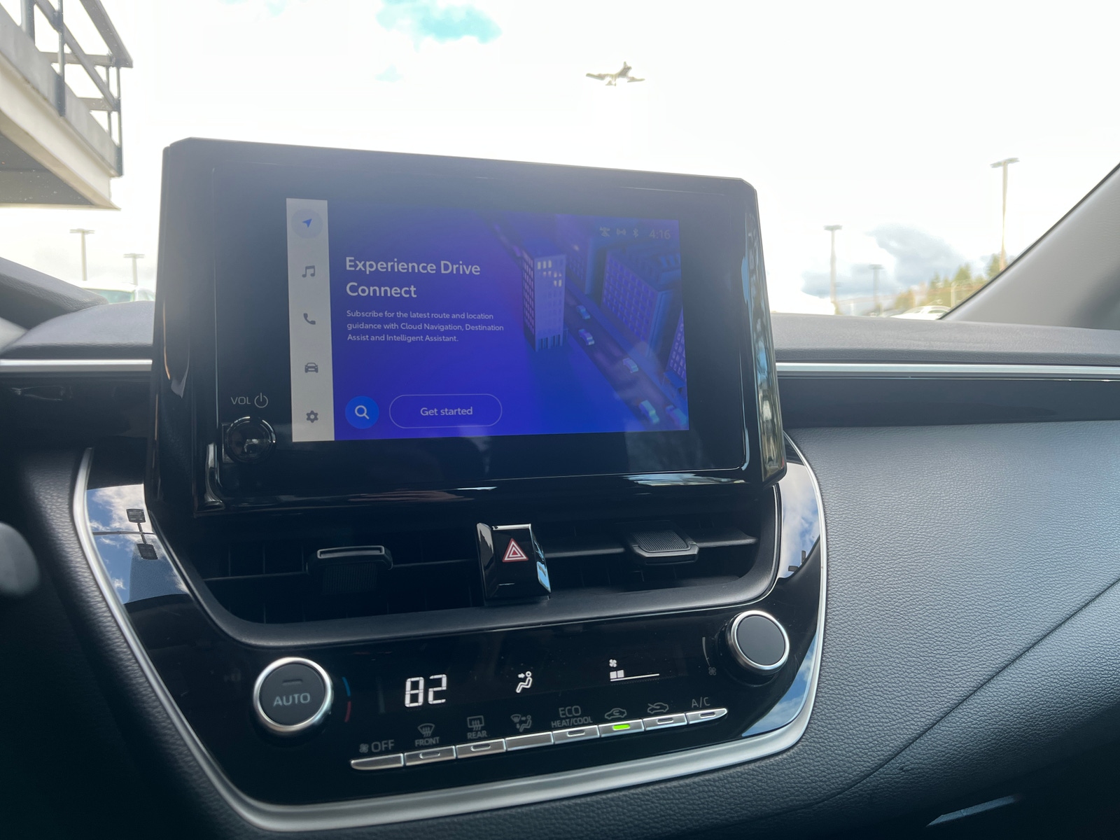 Thumbnail: 2025 Toyota Corolla - 4