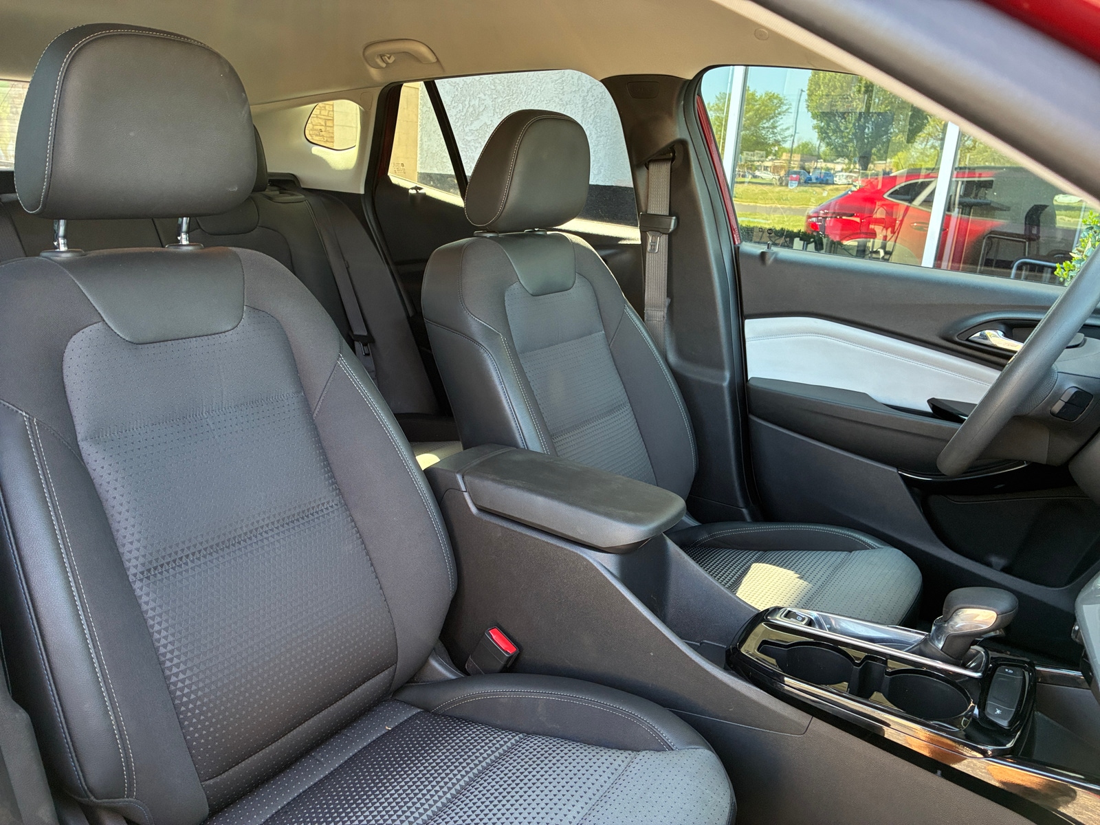 Thumbnail: 2025 Chevrolet Trax - 2