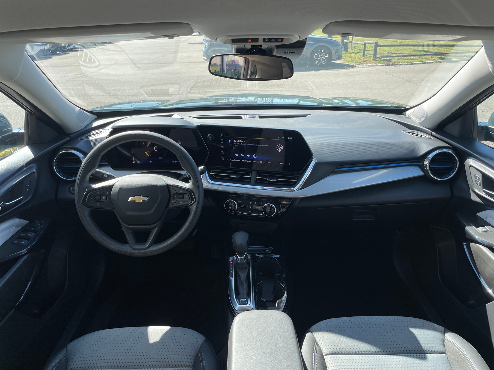 Thumbnail: 2025 Chevrolet Trax - 3