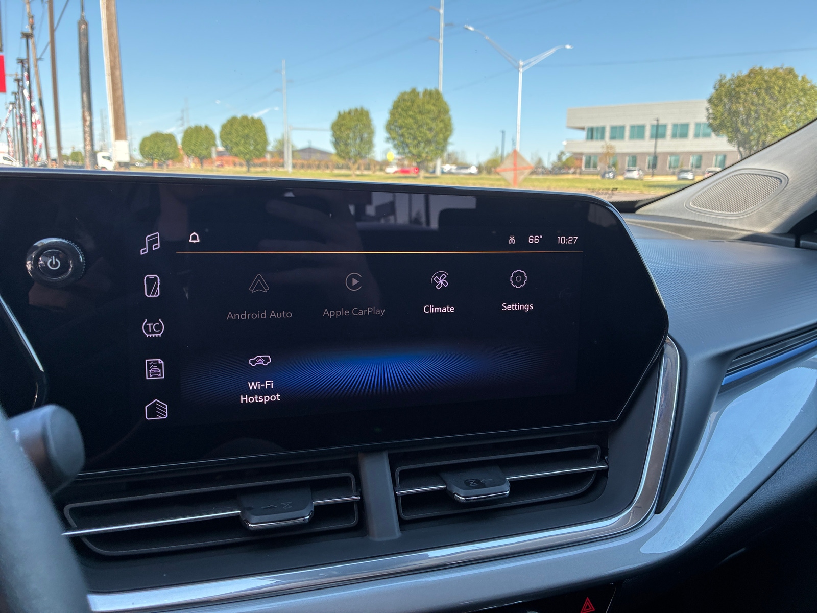 Thumbnail: 2025 Chevrolet Trax - 4