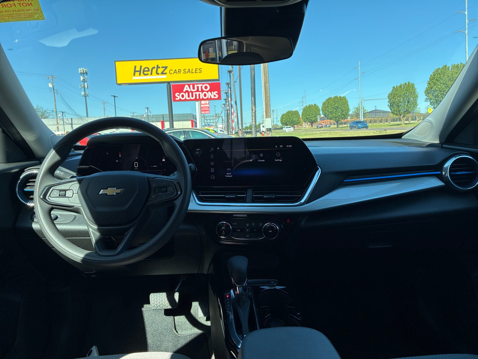 Thumbnail: 2025 Chevrolet Trax - 3