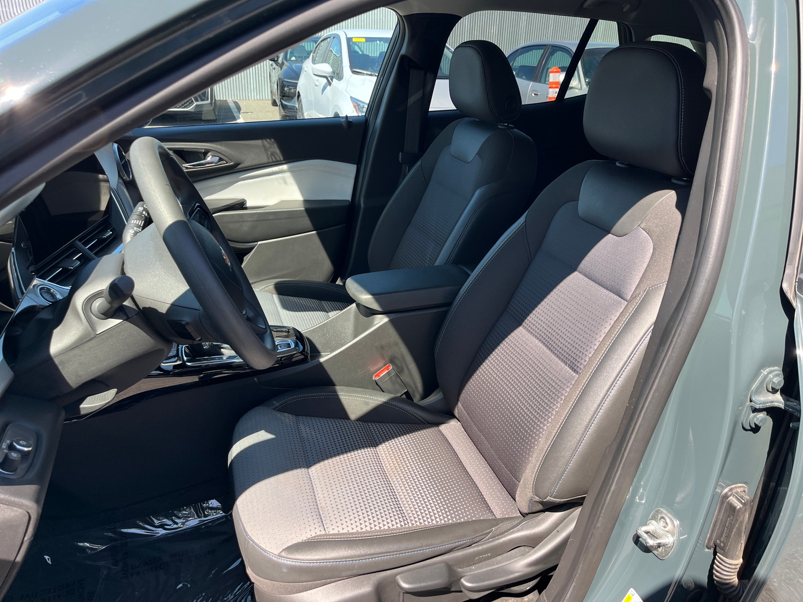 Thumbnail: 2025 Chevrolet Trax - 2