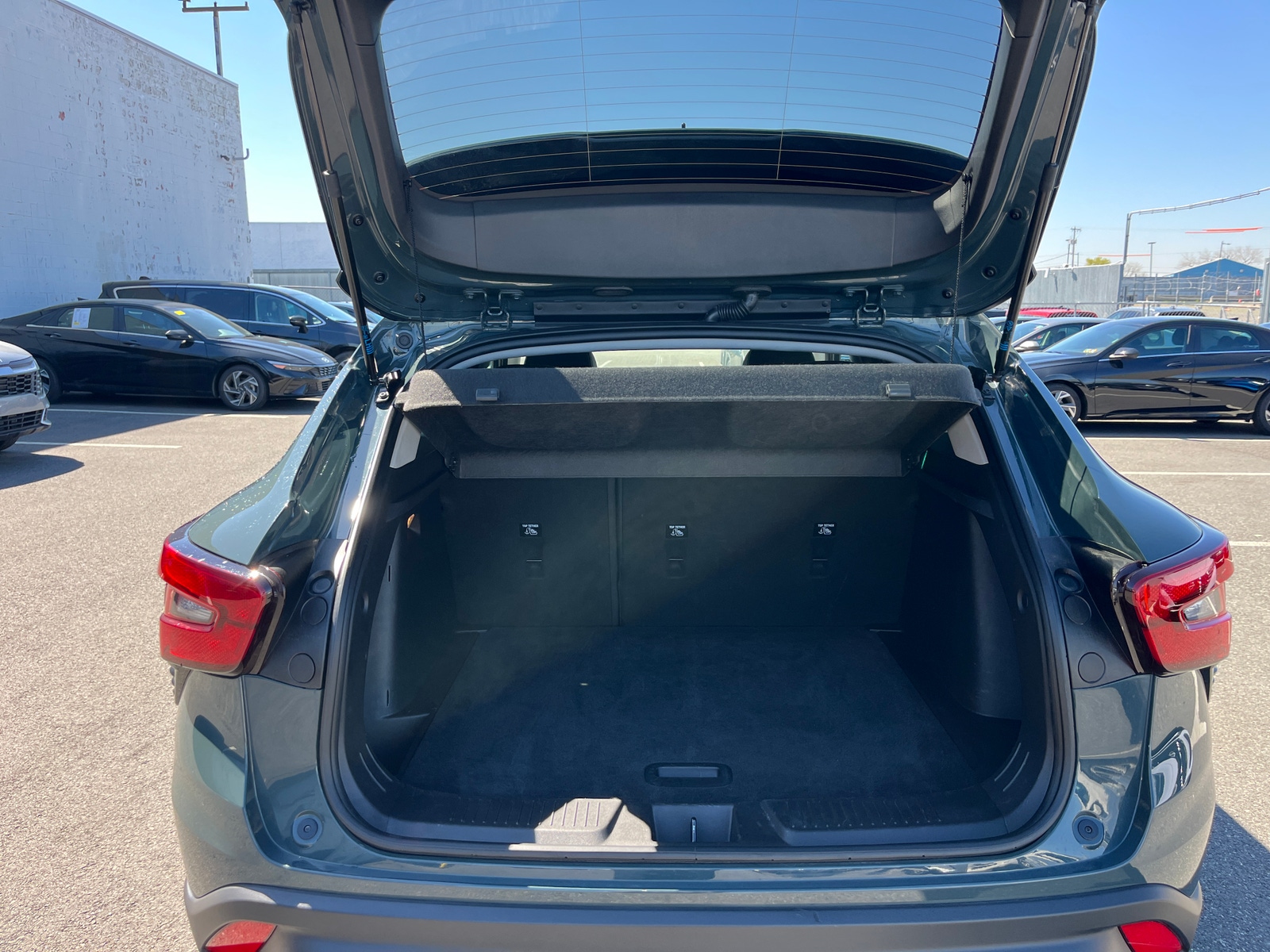 Thumbnail: 2025 Chevrolet Trax - 6