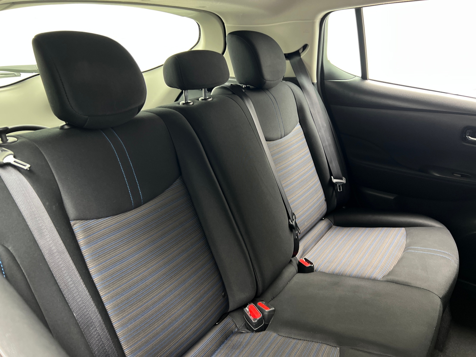 Thumbnail: 2022 Nissan Leaf - 6