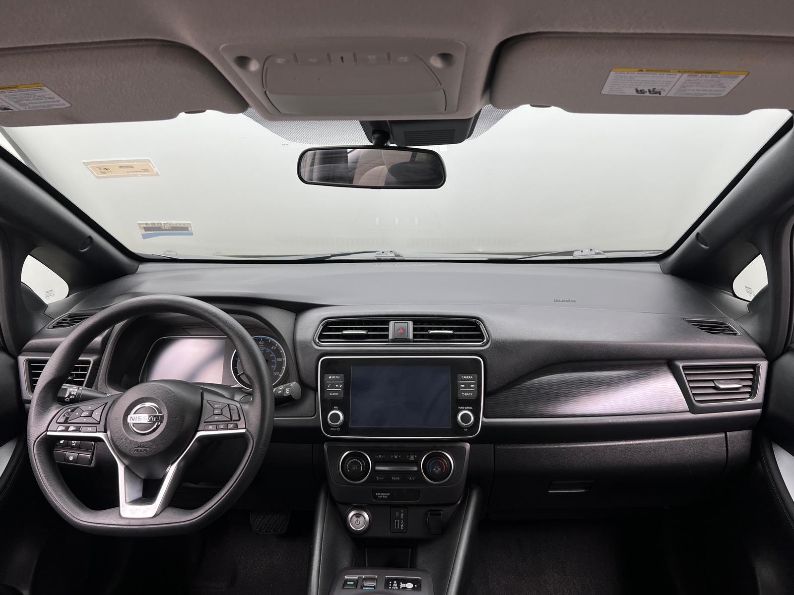 Thumbnail: 2022 Nissan Leaf - 3